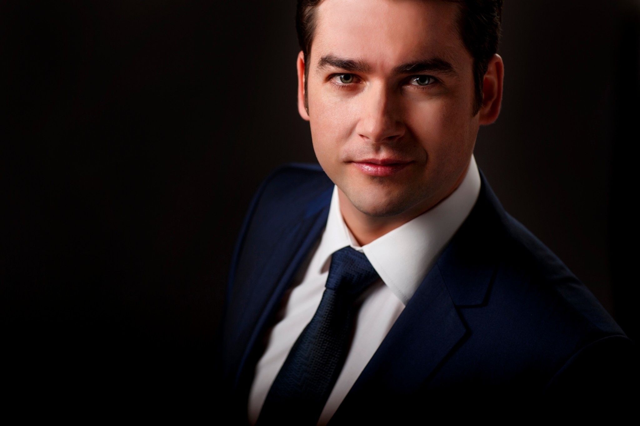 Teodor Ilincal, opera singer 3-16